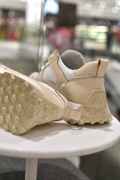 Шкіряні бежеві жіночі кросівки Emeli 055.51 1461164646 фото - брендові жіночі кросівки розпродаж