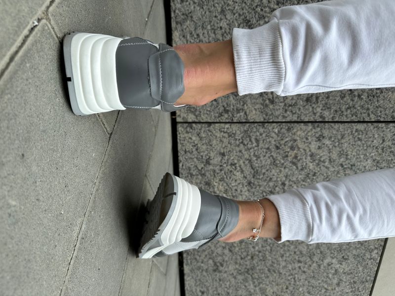 Шкіряні білі із сірою шкірою кросівки Emeli 8233-08 543564646 фото - брендові жіночі кросівки розпродаж
