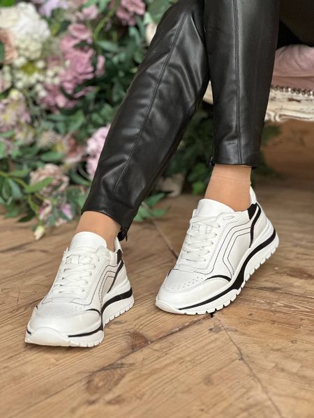 Шкіряні білі з чорною вставкою жіночі кросівки Emeli 1155-2 1411161646 фото - брендові жіночі кросівки розпродаж