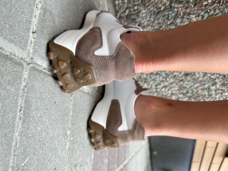 Білі шкіряні жіночі кросівки з замшею кави Emeli 171-181 771119046 фото - брендові жіночі кросівки розпродаж